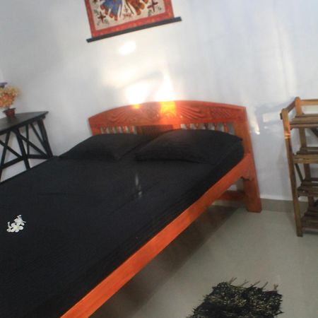 Cactus Guesthouse 阿姆波尔 外观 照片