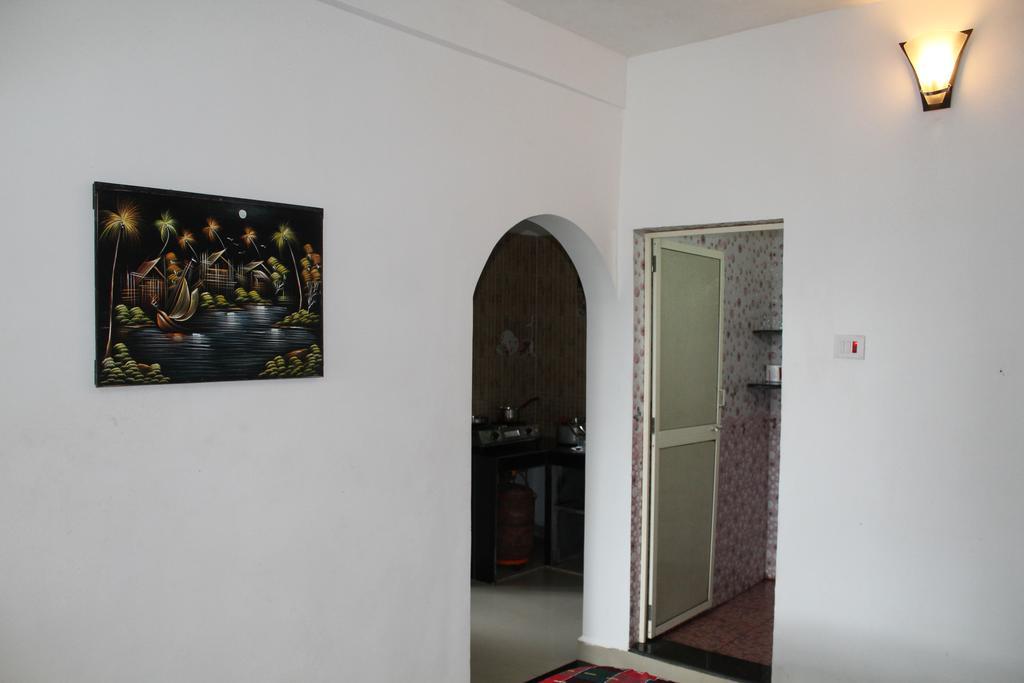 Cactus Guesthouse 阿姆波尔 外观 照片