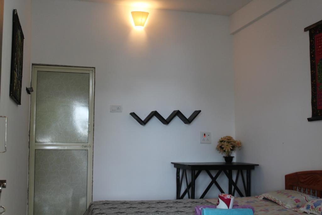 Cactus Guesthouse 阿姆波尔 外观 照片