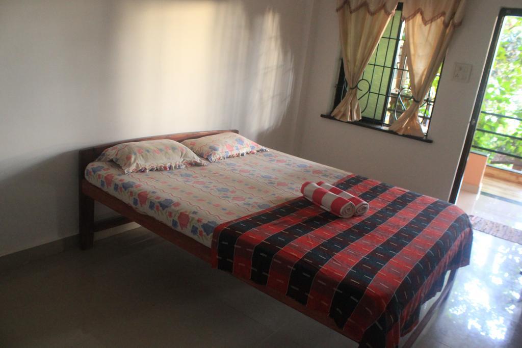Cactus Guesthouse 阿姆波尔 外观 照片