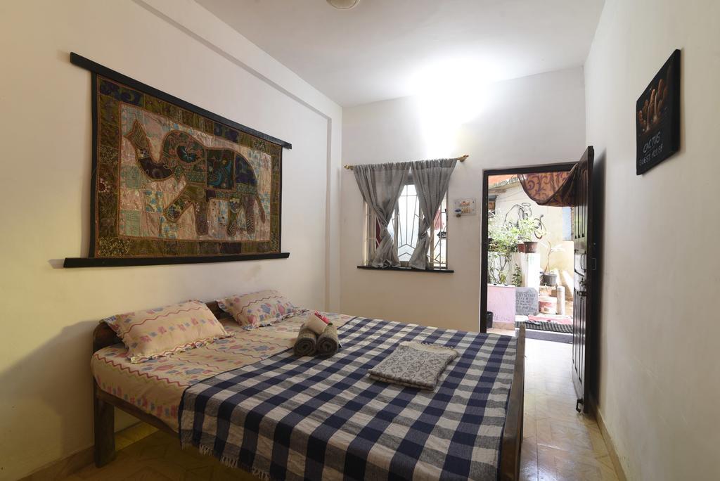 Cactus Guesthouse 阿姆波尔 外观 照片