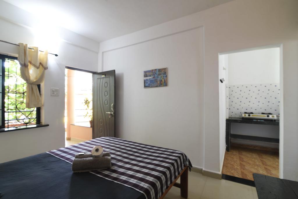 Cactus Guesthouse 阿姆波尔 外观 照片