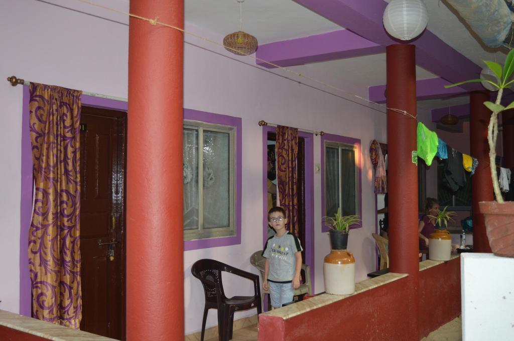 Cactus Guesthouse 阿姆波尔 外观 照片