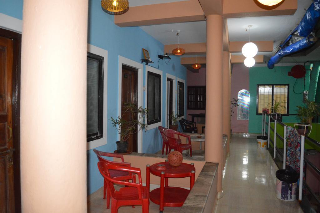 Cactus Guesthouse 阿姆波尔 外观 照片