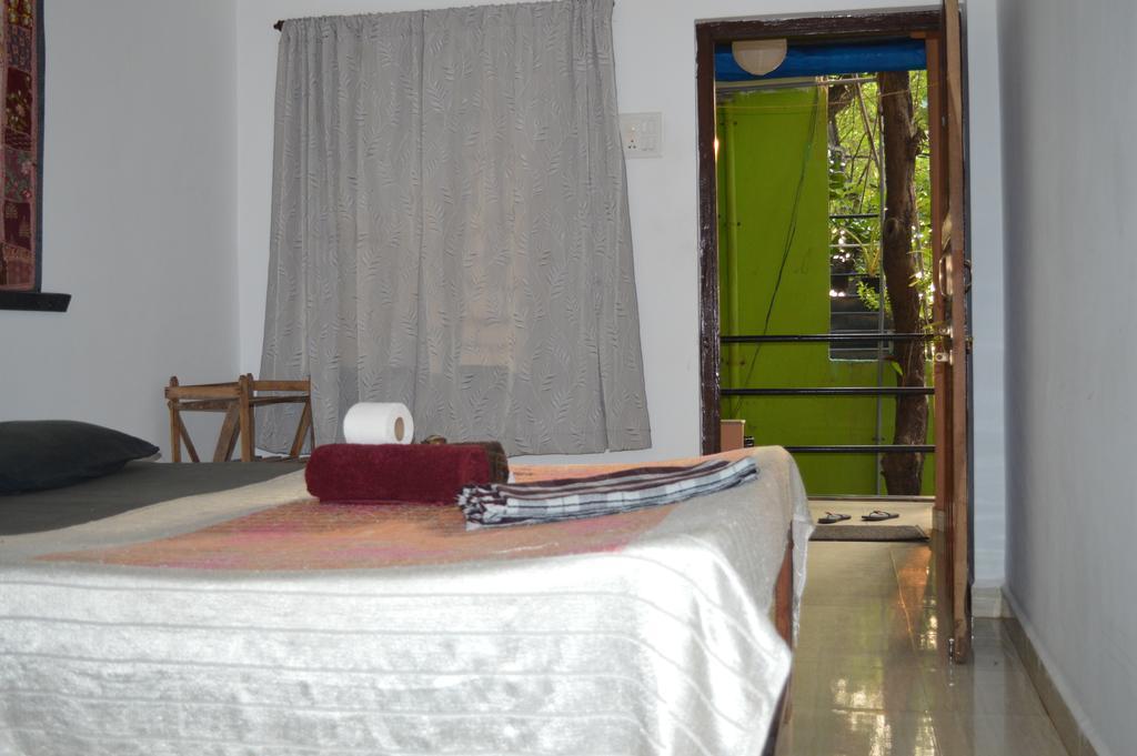 Cactus Guesthouse 阿姆波尔 外观 照片